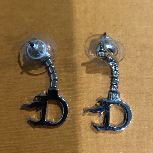 Dior EUC “D” Flame earrings silvertone with rhinestones - Picture 2 of 3